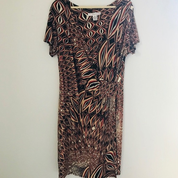 3/$25 🌷 Geometric Patterned Wrap Style Dre… - Picture 2 of 7